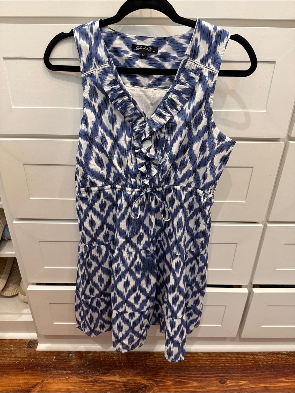 CHARLIE B Blue and White Sleeveless Ruffled V-Neck Dress
